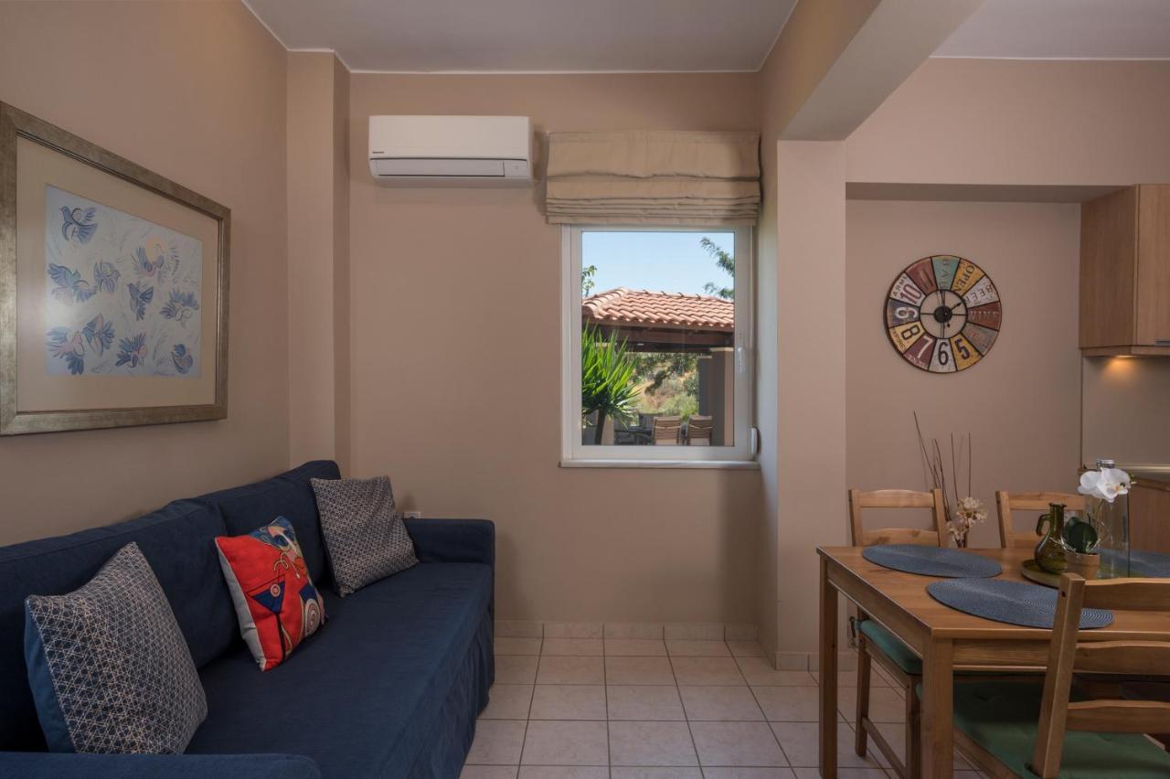 Tholos Apartments Chania  Buitenkant foto
